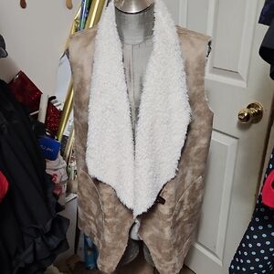 Bit & Bridle Women's Beige and White Vest